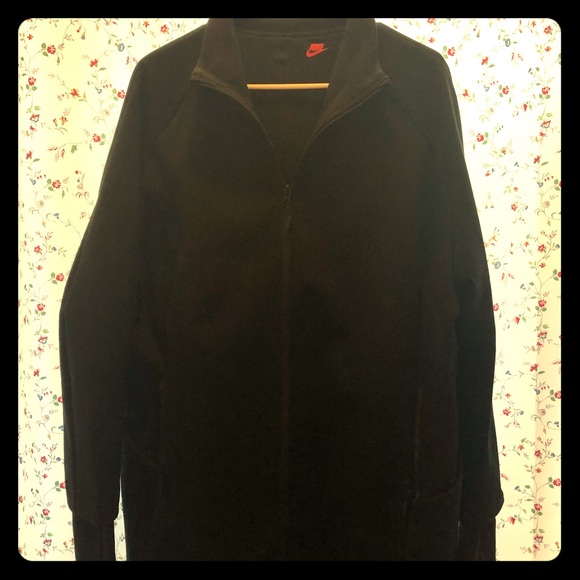 Black Nike Winter Coat - Picture 1 of 3